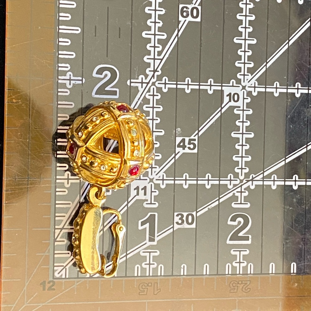 Vintage Swarovski Swan Dangle Maltese Cross Crystal Gold Tone Clip On Earrings - Picture 14 of 16